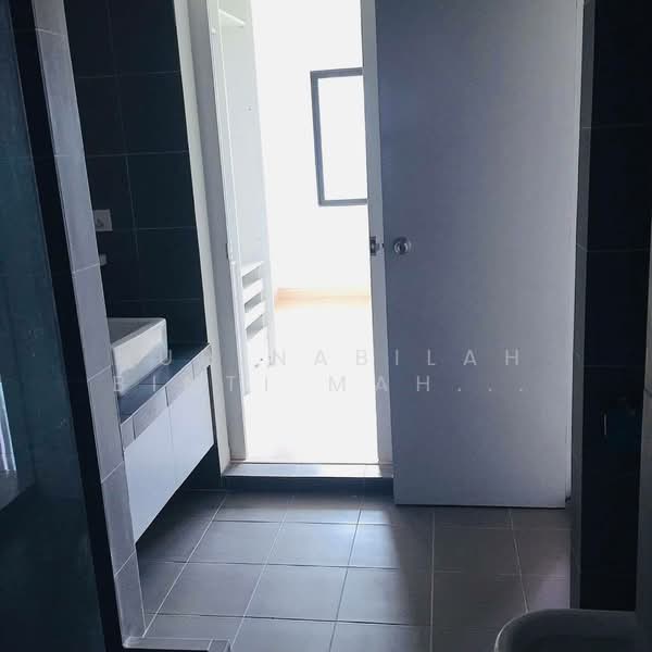 Servis Apartment untuk Disewa di Hedgeford 10 Residences - Nur Nabilah Binti Mahassan - Bathroom - PropertyGuru.com.my