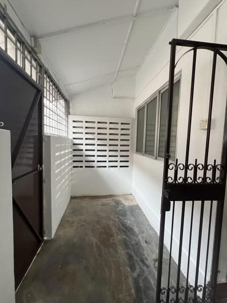2-storey Terraced House for Rent in SS2 (Petaling Jaya) - melody chew - Entrance - PropertyGuru.com.my