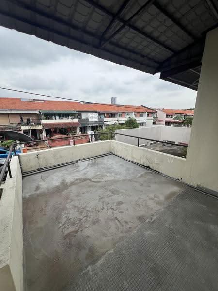2-storey Terraced House for Rent in SS2 (Petaling Jaya) - melody chew - Balcony - PropertyGuru.com.my