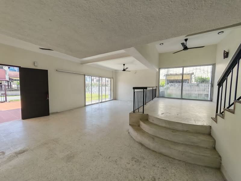 Rumah Berkembar untuk Dijual di Taman Cuepacs (Cheras) - Louis . - Living Room - PropertyGuru.com.my