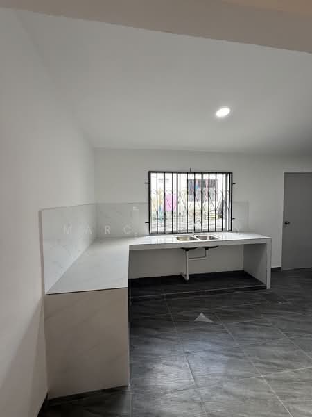 Rumah Teres 1 Tingkat untuk Dijual di Taman Sri Layang (Layang Layang) - Marcus Tey - Kitchen - PropertyGuru.com.my