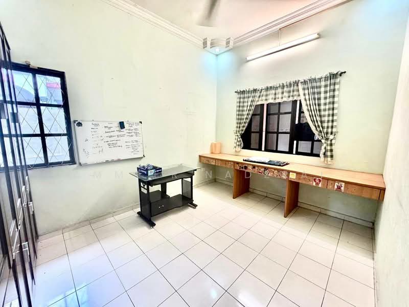 Semi-Detached House for Sale in Kajang (Selangor) - Ammeer Nadzrai - Study - PropertyGuru.com.my