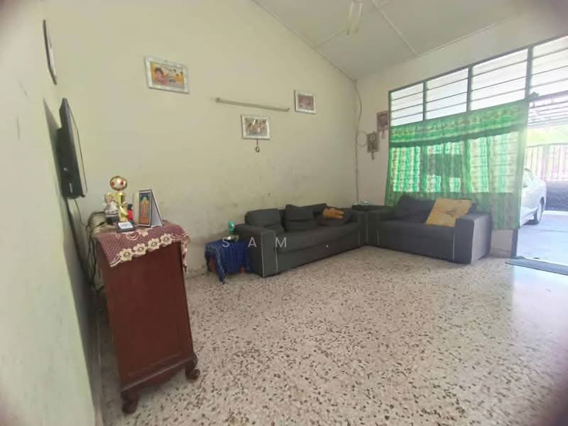 1-storey Terraced House for Sale in Taman Tasek Aman (Ipoh) - Sam . - Living Room - PropertyGuru.com.my