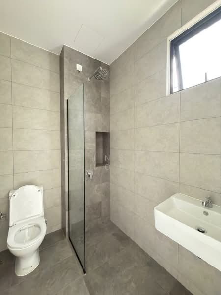Semi-Detached House for Sale in Setia Tropika (Johor Bahru) - Johnson Chong - Bathroom - PropertyGuru.com.my