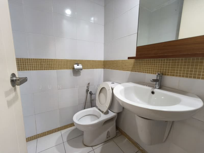 Kediaman Servis untuk Disewa di i-Zen @ Kiara 1 - Jun Hong Wong - Bathroom - PropertyGuru.com.my
