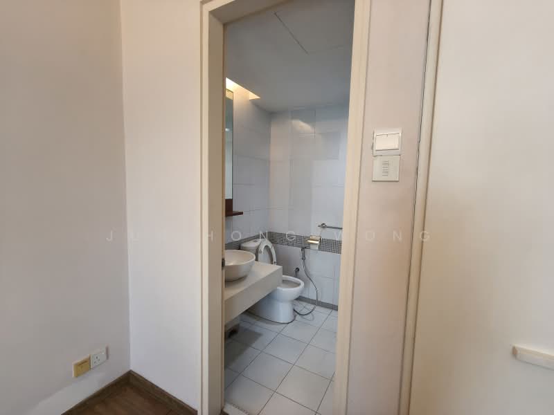 Kediaman Servis untuk Disewa di i-Zen @ Kiara 1 - Jun Hong Wong - Bathroom - PropertyGuru.com.my
