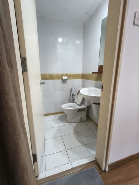 Kediaman Servis untuk Disewa di i-Zen @ Kiara 1 - Jun Hong Wong - Bathroom - PropertyGuru.com.my