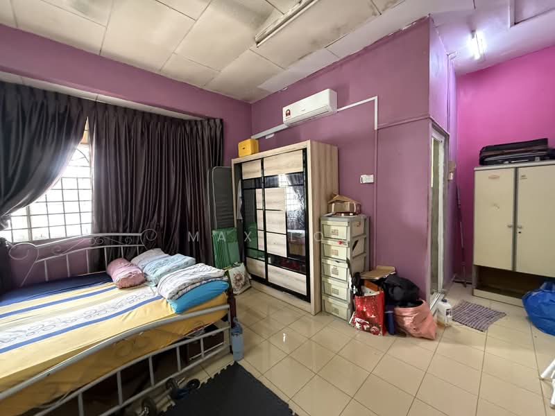 2-storey Terraced House for Sale in Taman Desa Jaya (Johor Bahru) - Max Loh - Bedroom - PropertyGuru.com.my