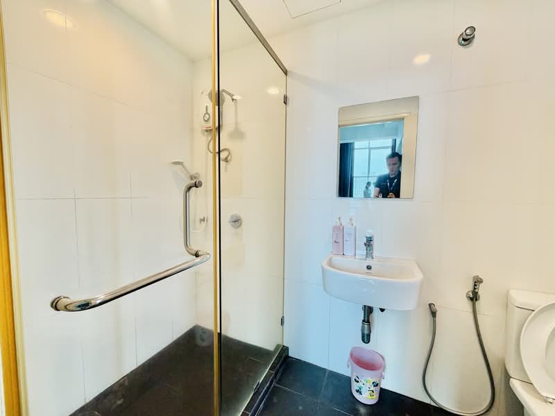 Service Residence for Sale at Maritime Suite - KV LOO - Bathroom - PropertyGuru.com.my