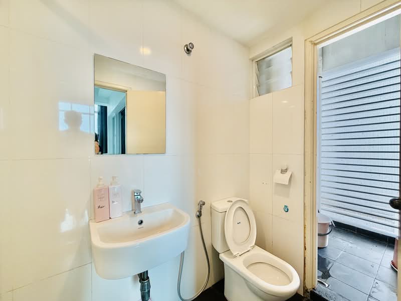 Service Residence for Sale at Maritime Suite - KV LOO - Bathroom - PropertyGuru.com.my