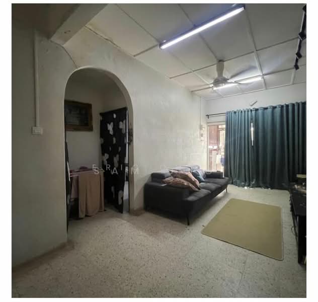Rumah Teres untuk Dijual di Taman Rakan (Kajang) - Eric Chow - Living Room - PropertyGuru.com.my