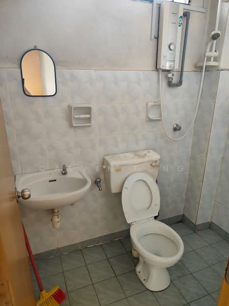 2-storey Terraced House for Rent in Bandar Putra Permai (Seri Kembangan) - Calvin Fong - Bathroom - PropertyGuru.com.my