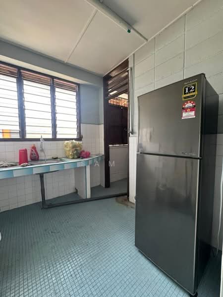 Flat for Sale at Rumah Pangsa Menglembu - Sam . - Kitchen - PropertyGuru.com.my