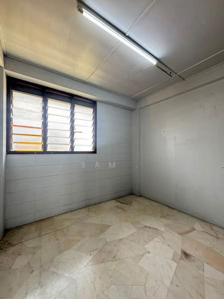 Flat for Sale at Rumah Pangsa Menglembu - Sam . - Interior - PropertyGuru.com.my