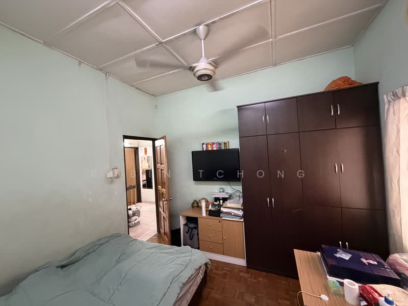 2-storey Terraced House for Sale in Taman Salak Selatan (Salak South) - Robin Tchong - Bedroom - PropertyGuru.com.my