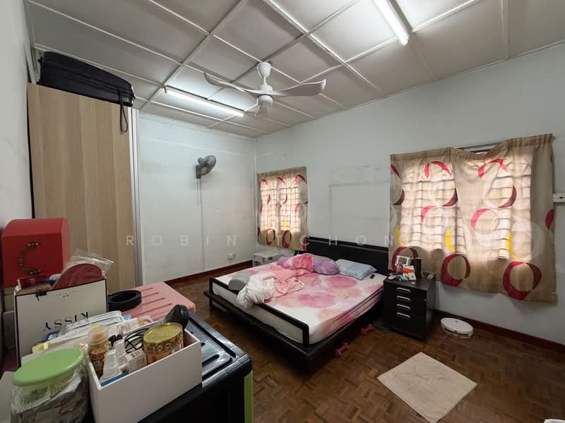 2-storey Terraced House for Sale in Taman Salak Selatan (Salak South) - Robin Tchong - Bedroom - PropertyGuru.com.my