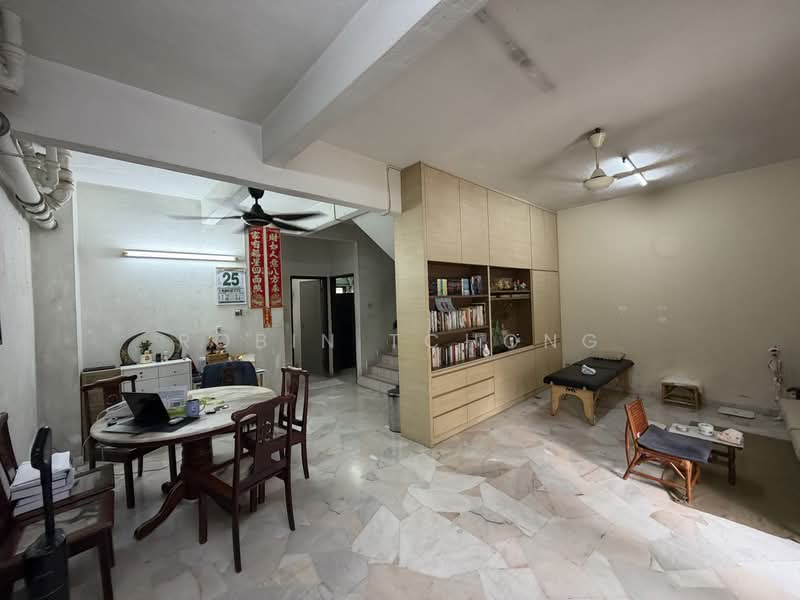 2-storey Terraced House for Sale in Taman Salak Selatan (Salak South) - Robin Tchong - Living Room - PropertyGuru.com.my