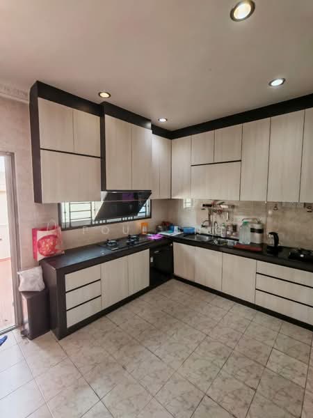 Semi-Detached House for Sale in Ulu Tiram (Johor) - Poul Sng - Kitchen - PropertyGuru.com.my