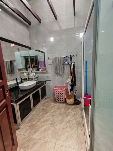 Semi-Detached House for Sale in Ulu Tiram (Johor) - Poul Sng - Bathroom - PropertyGuru.com.my