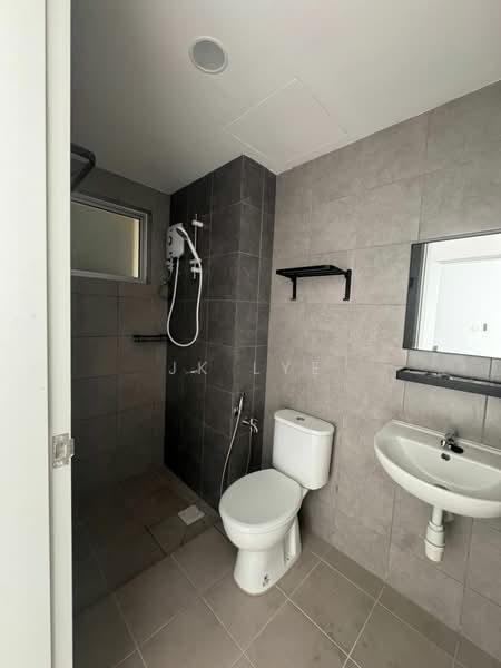 Kondominium untuk Disewa di Residensi Sateria - JK Lye - Bathroom - PropertyGuru.com.my