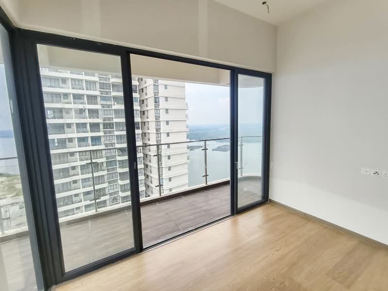 Condominium for Sale at Kings Bay @ Country Garden Danga Bay - Neilson Tan - Balcony - PropertyGuru.com.my