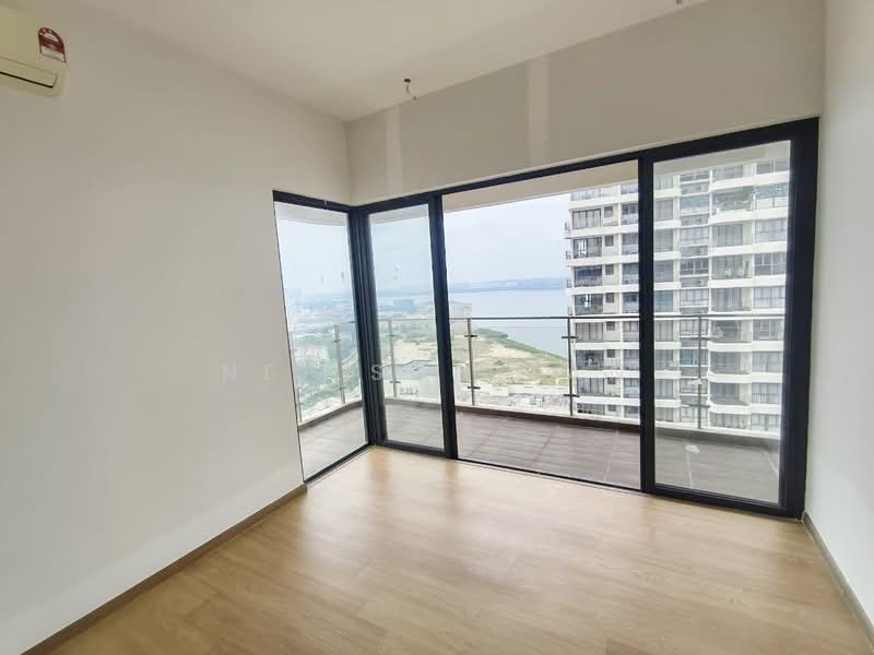 Condominium for Sale at Kings Bay @ Country Garden Danga Bay - Neilson Tan - Balcony - PropertyGuru.com.my