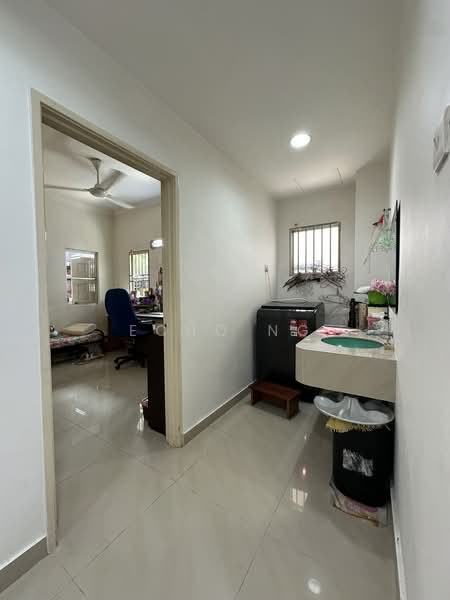 Semi-Detached House for Sale in Bandar Putra Permai (Seri Kembangan) - Echo Ng - Study - PropertyGuru.com.my