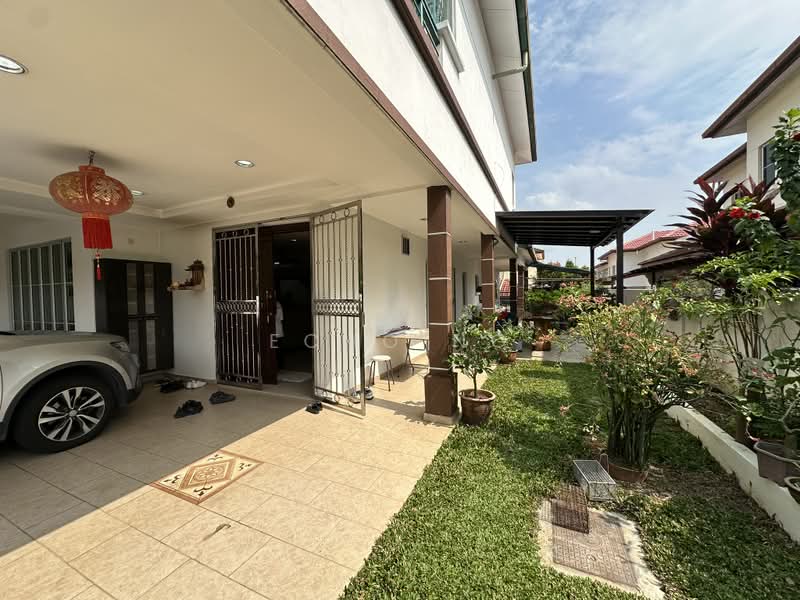Semi-Detached House for Sale in Bandar Putra Permai (Seri Kembangan) - Echo Ng - Exterior - PropertyGuru.com.my