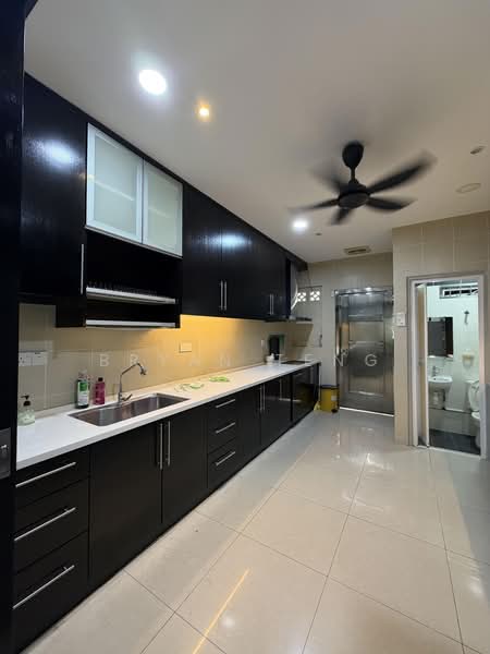 3-storey Terraced House for Sale in Bukit Jambul (Penang) - Bryan Teng - Kitchen - PropertyGuru.com.my