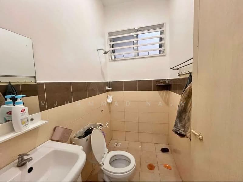 Bungalow for Sale in Taman Kijal Meraga (Kijal) - Muhammad Najmi - Bathroom - PropertyGuru.com.my