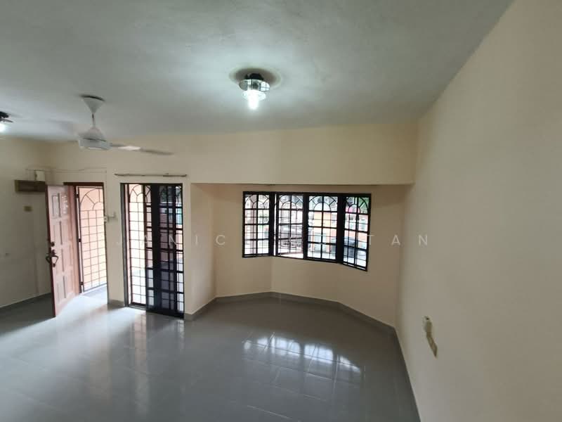 Terraced House for Sale in Usj 2 (Subang Jaya) - Janice CC Tan - Living Room - PropertyGuru.com.my
