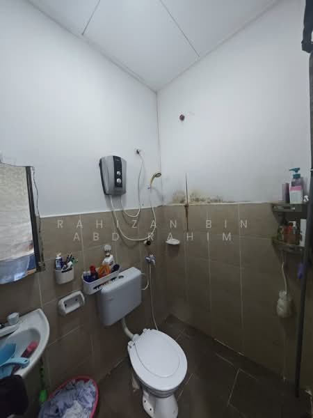 Rumah Teres 2 Tingkat untuk Dijual di Senai (Johor) - Rahizan Bin Abd Rahim - Bathroom - PropertyGuru.com.my