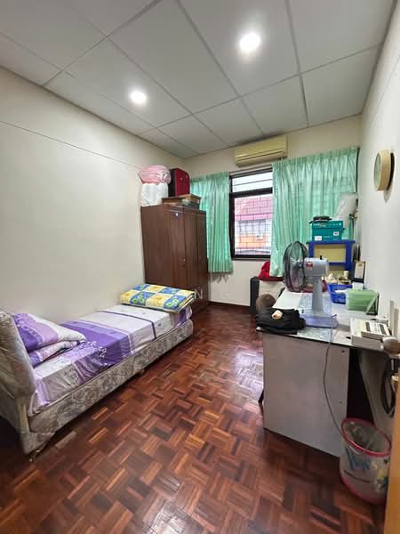 Rumah Teres 2 Tingkat untuk Disewa di Jelutong (Penang) - Leong . - Bedroom - PropertyGuru.com.my