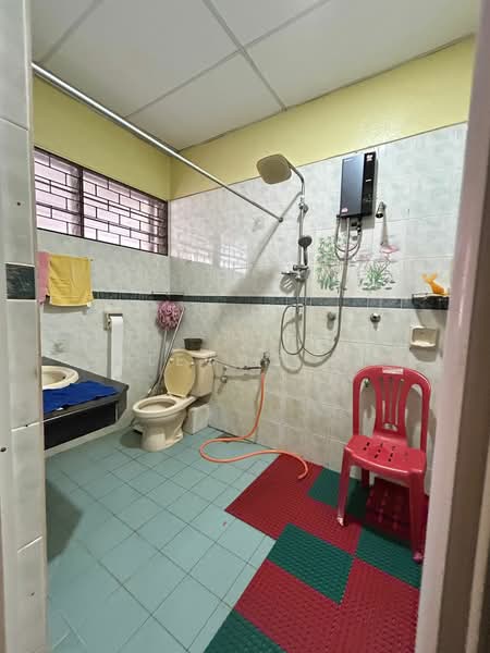 Rumah Teres 2 Tingkat untuk Disewa di Jelutong (Penang) - Leong . - Bathroom - PropertyGuru.com.my