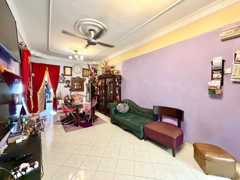 Pangsapuri untuk Dijual di Mentari Court - Yasmin Sulaiman - Living Room - PropertyGuru.com.my