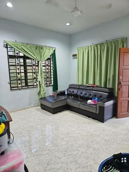 Bungalow for Sale in Kampung Tebing Tembah (Kuala Paka) - Muhammad Najmi - Living Room - PropertyGuru.com.my