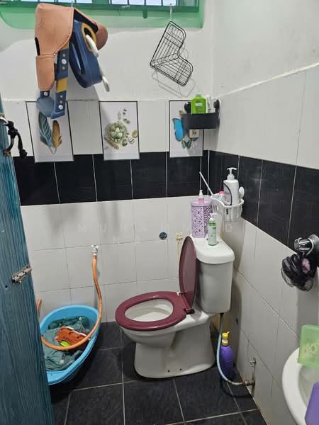Bungalow for Sale in Kampung Tebing Tembah (Kuala Paka) - Muhammad Najmi - Bathroom - PropertyGuru.com.my