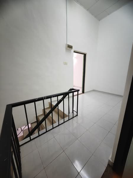 Rumah Teres 2 Tingkat untuk Dijual di Taman Sungai Besi Indah (Seri Kembangan) - June Tan - PropertyGuru.com.my