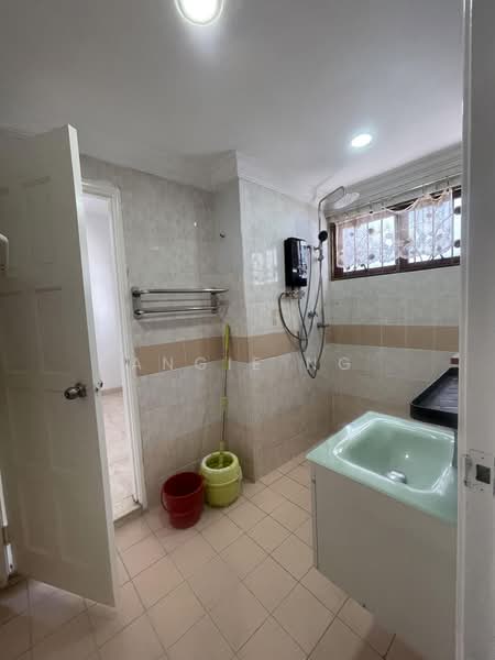 2-storey Terraced House for Sale in Putra Heights (Subang Jaya) - Angie Ng - Bathroom - PropertyGuru.com.my
