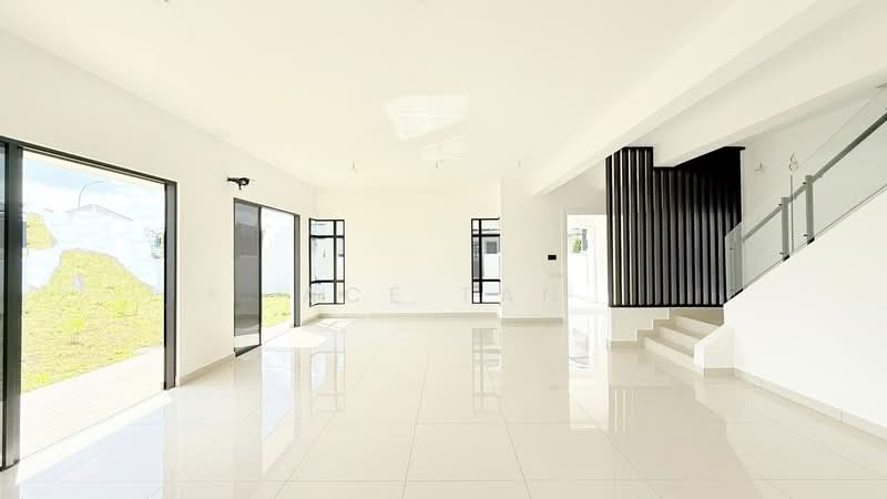 Rumah Berkembar untuk Dijual di Setia Tropika (Johor Bahru) - Ace Tan - Living Room - PropertyGuru.com.my