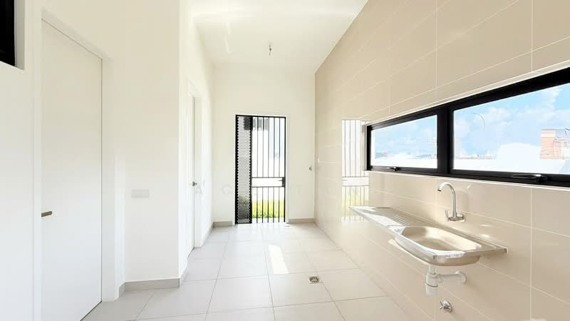 Rumah Berkembar untuk Dijual di Setia Tropika (Johor Bahru) - Ace Tan - Kitchen - PropertyGuru.com.my