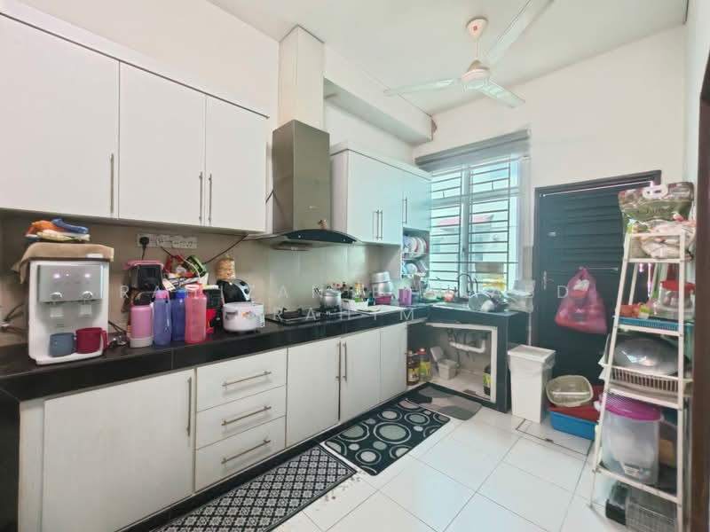 Rumah Teres 2 Tingkat untuk Dijual di Senai (Johor) - Rahizan Bin Abd Rahim - Kitchen - PropertyGuru.com.my
