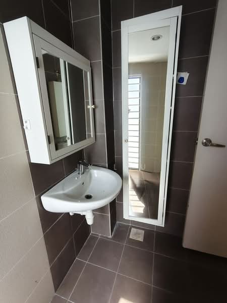 Kondominium untuk Disewa di Atmosfera Kondominium - JK Lau - Bathroom - PropertyGuru.com.my