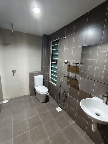 Kondominium untuk Disewa di Atmosfera Kondominium - JK Lau - Bathroom - PropertyGuru.com.my