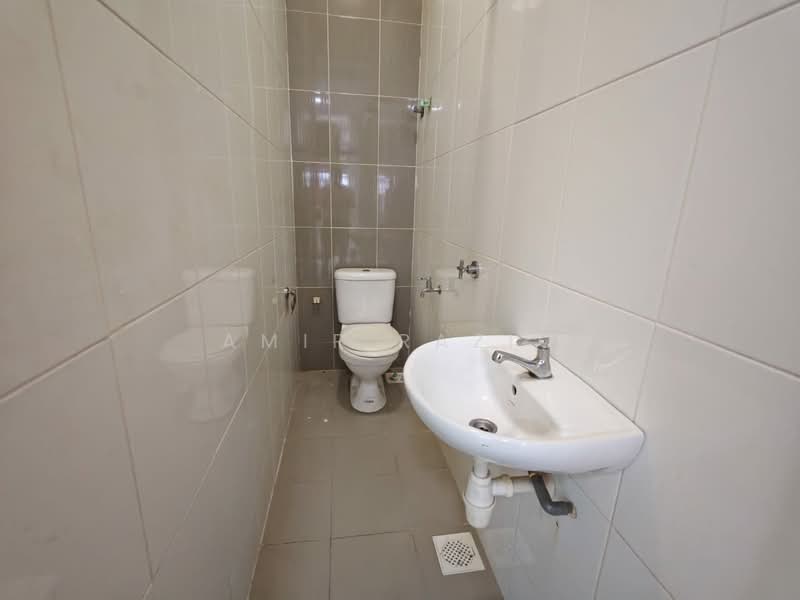 Condominium for Rent at The Seed Taman Sutera Utama - Amir Raziq - Bathroom - PropertyGuru.com.my