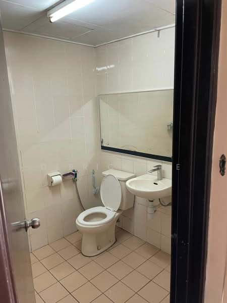 Kondominium untuk Disewa di Vista Tasik - Derrick Hee - Bathroom - PropertyGuru.com.my