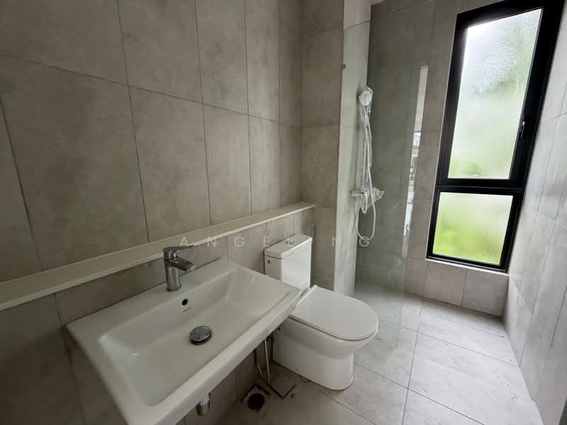 Rumah Berkembar untuk Dijual di Bandar Sungai Long (Selangor) - Angel Ng - Bathroom - PropertyGuru.com.my