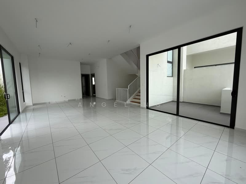 Rumah Berkembar untuk Dijual di Bandar Sungai Long (Selangor) - Angel Ng - Living Room - PropertyGuru.com.my