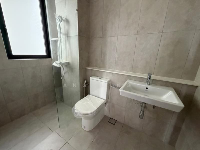 Rumah Berkembar untuk Dijual di Bandar Sungai Long (Selangor) - Angel Ng - Bathroom - PropertyGuru.com.my
