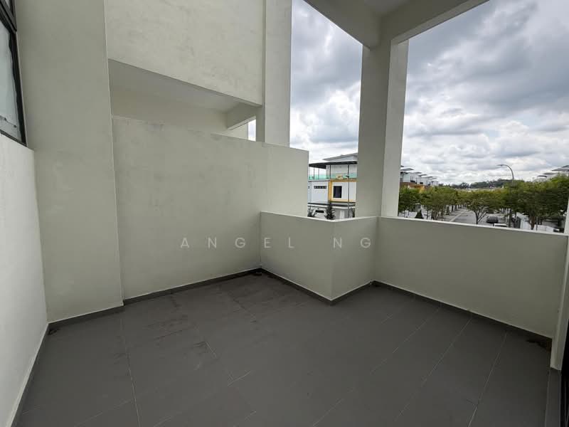 Rumah Berkembar untuk Dijual di Bandar Sungai Long (Selangor) - Angel Ng - Balcony - PropertyGuru.com.my